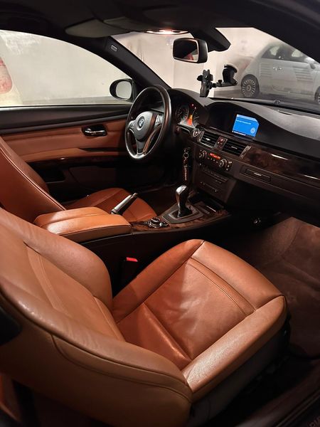 BMW 3 Series • 2009 • 250,000 km 8