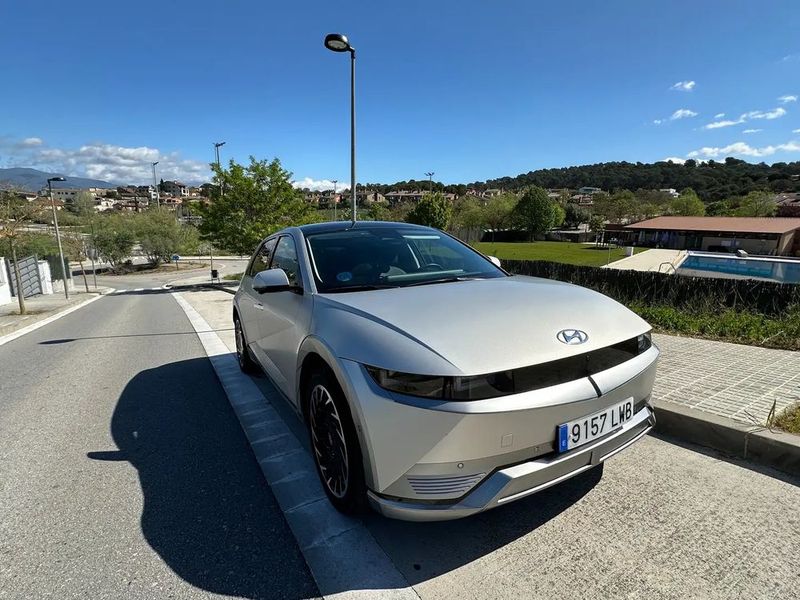 Hyundai Ioniq Electric • 2022 • 42,200 km 14