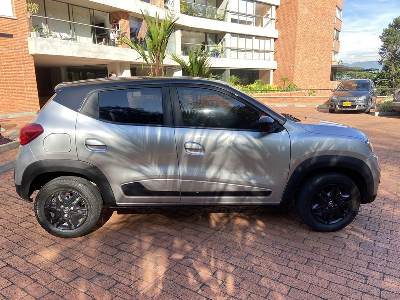 Renault Kwid • 2021 • 11,900 km 8