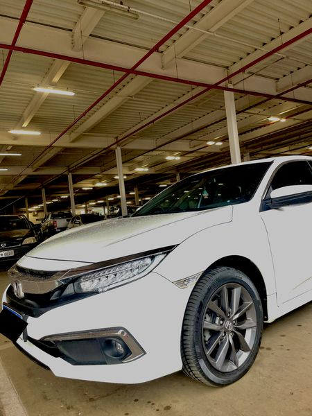 Honda Civic • 2020 • 90,000 km 1