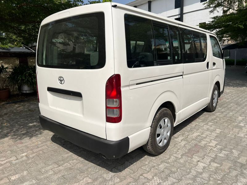 Toyota Hiace • 2022 • 3,000 km 2