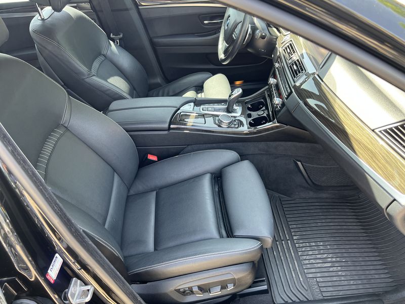 BMW 5 Series • 2016 • 118,000 km 12