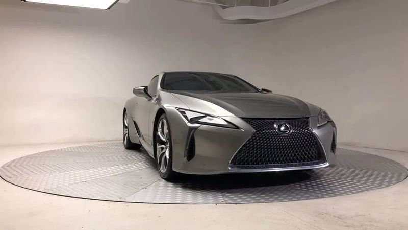 Lexus LC • 2020 • 20,700 km 3