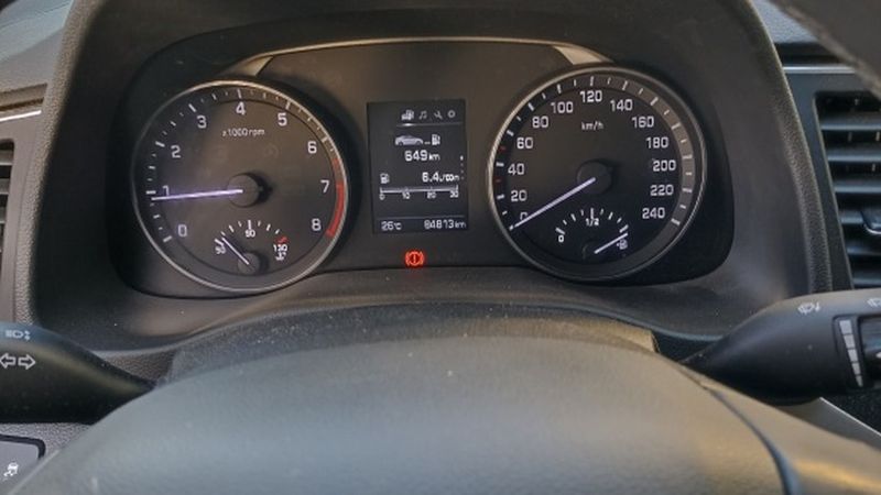 Hyundai Elantra • 2016 • 85,000 km 4