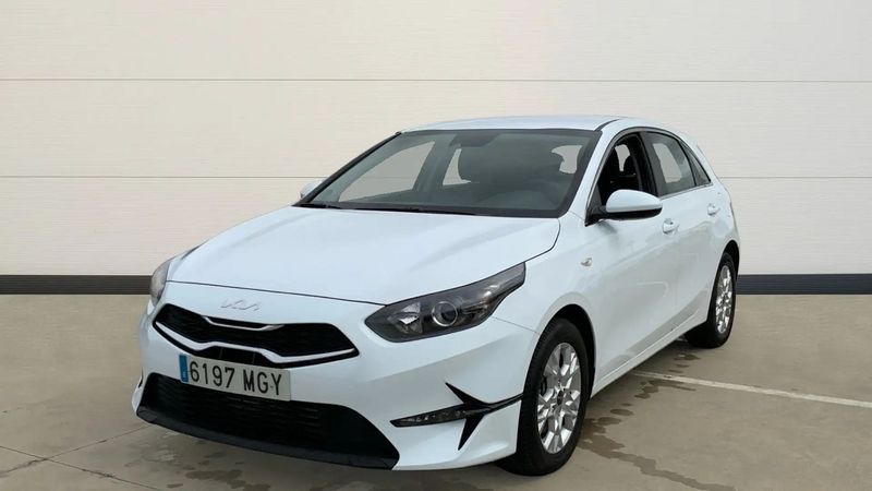 Kia Cee`d • 2023 • 10,600 km 1