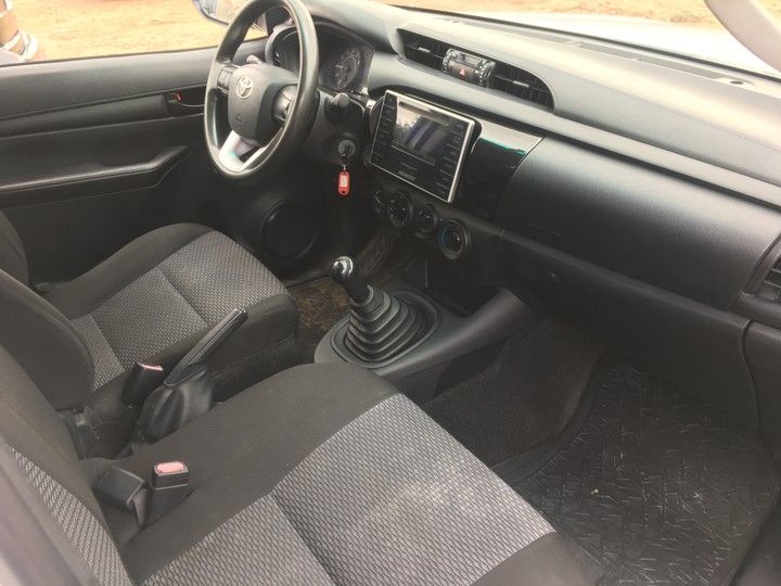 Toyota Hilux • 2016 • 32 km 2