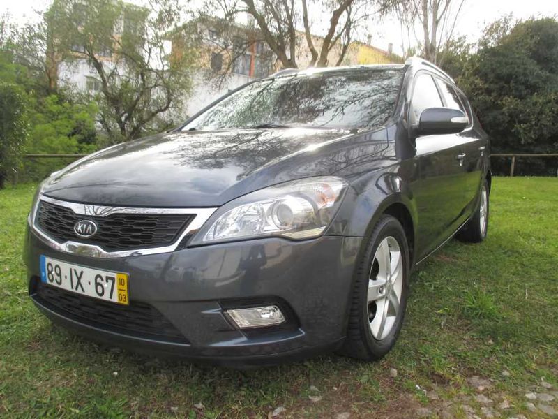 Kia Cee`d SW • 2010 • 130,000 km 1
