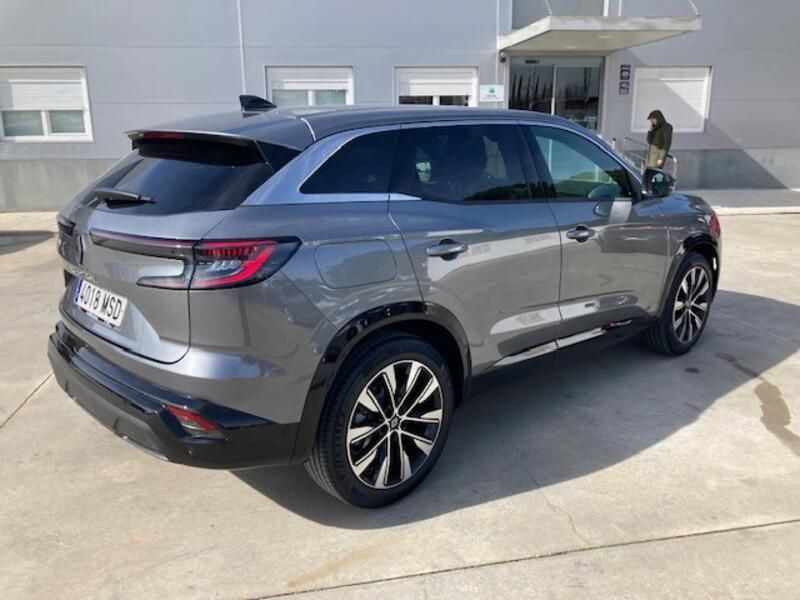 Renault Captur • 2024 • 3,542 km 5