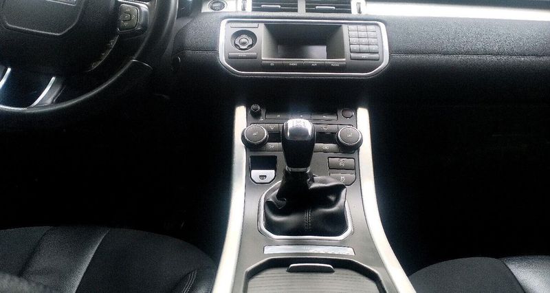 Land Rover Defender • 2014 • 180,000 km 4