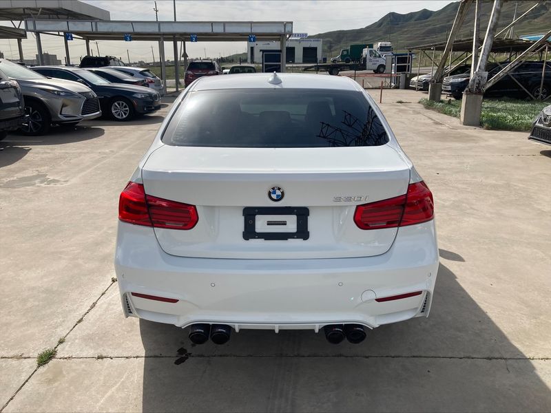 BMW 3 Series • 2017 • 50,000 km 5