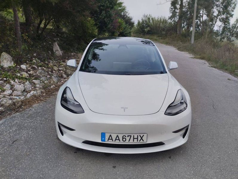 Tesla Model 3 • 2020 • 45,000 km 1