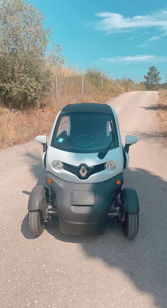 Renault Wind • 2015 • 12,000 km 1