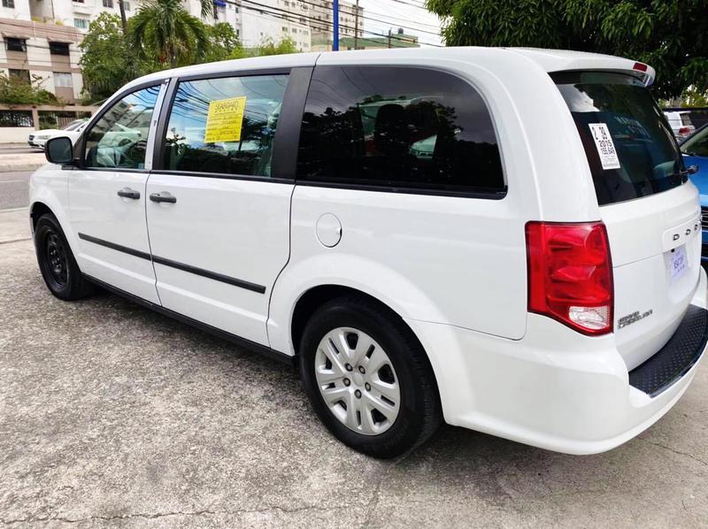 Dodge Grand Caravan • 2015 • 111,000 km 2