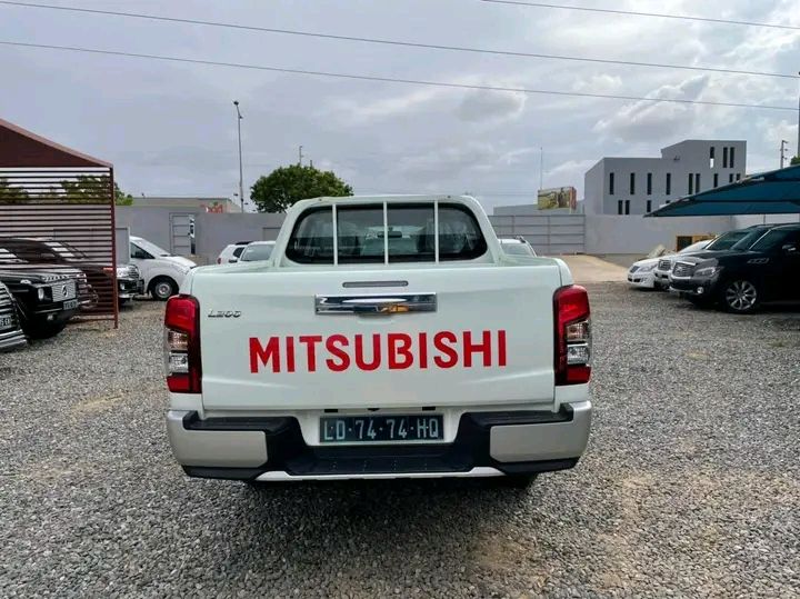 Mitsubishi L200 Pick up • 2022 • 0 km 3