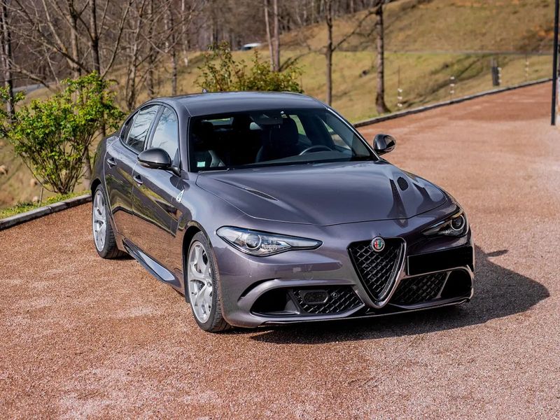 Alfa Romeo Giulia • 2020 • 36,500 km 7