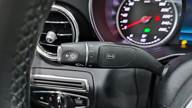 Mercedes-Benz C-Class • 2019 • 84,323 km 12