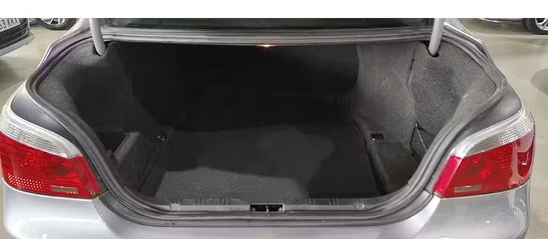 BMW M5 • 2005 • 128,313 km 10