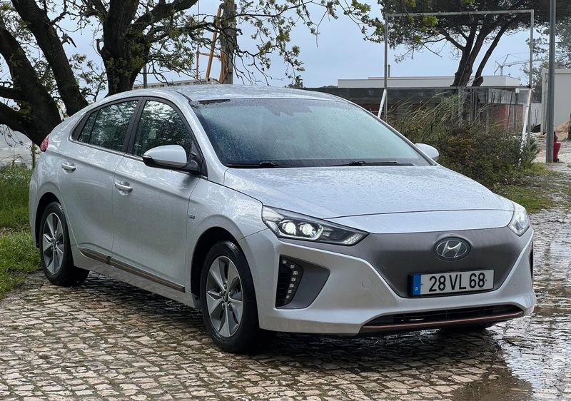 Hyundai Ioniq Electric • 2018 • 75,000 km 1