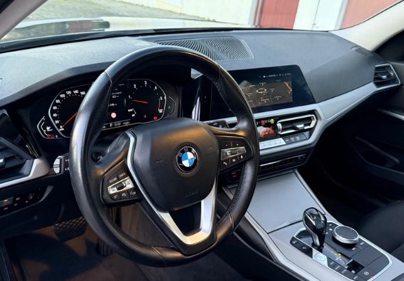 BMW 3 Series • 2021 • 124,962 km 3