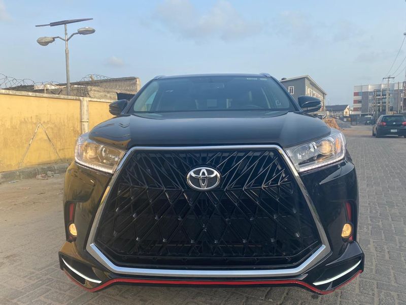 Toyota Highlander • 2016 • 21 km 4