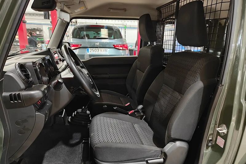 Suzuki Jimny • 2023 • 43,708 km 7