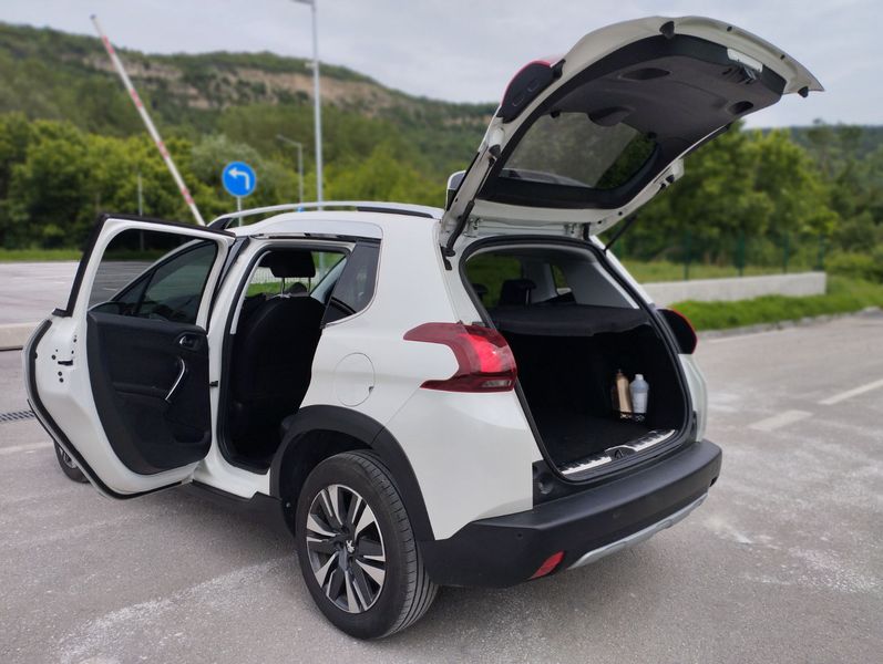 Peugeot 2008 • 2018 • 93,500 km 9