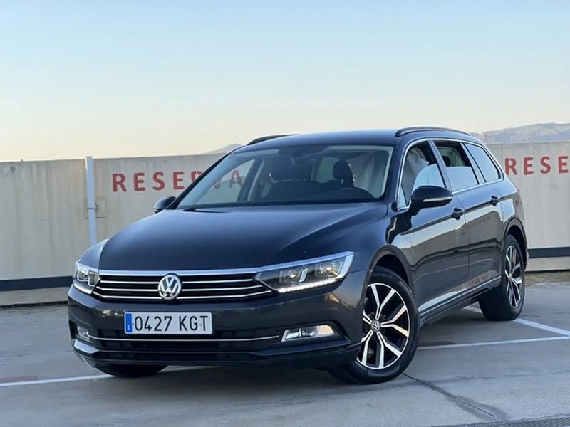Volkswagen Passat Variant • 2018 • 53,500 km 12