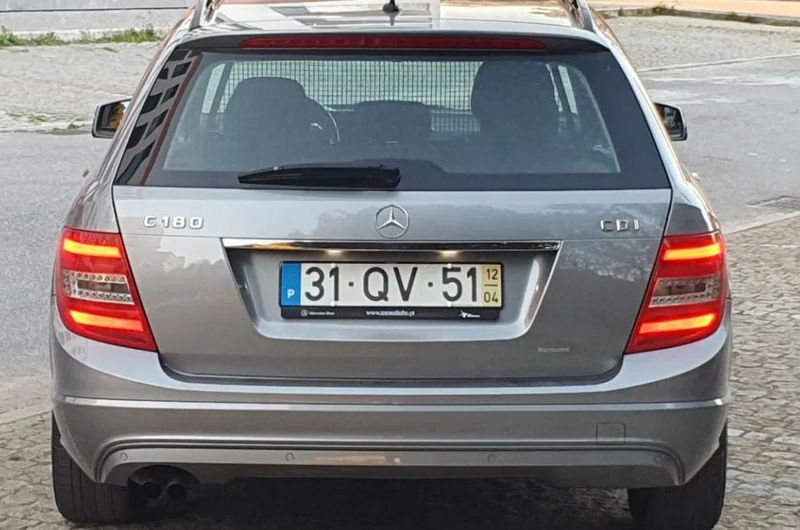 Mercedes-Benz C-Class • 2012 • 182,000 km 1