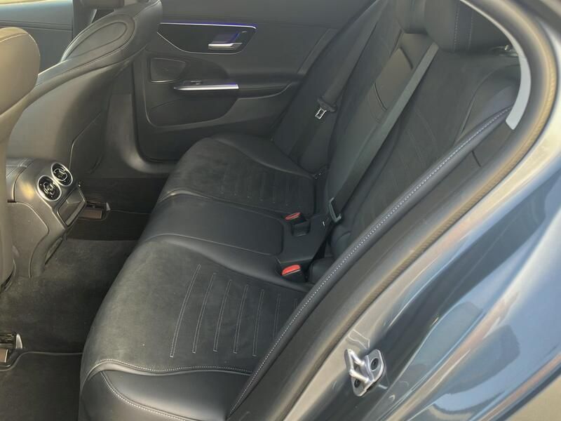 Mercedes-Benz C-Class • 2023 • 85,051 km 18