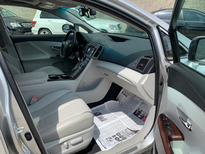 Toyota Avanza • 2010 • 32,423 km 1