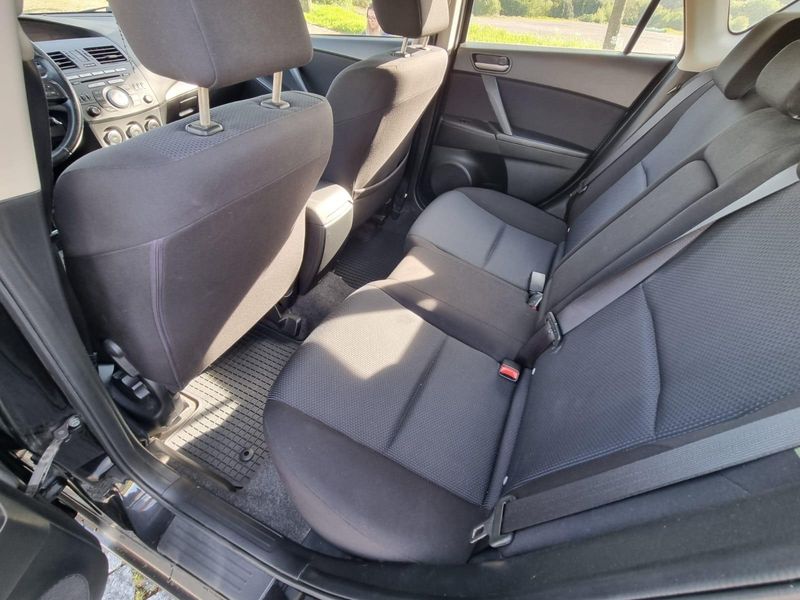 Mazda 3 • 2012 • 151,000 km 4