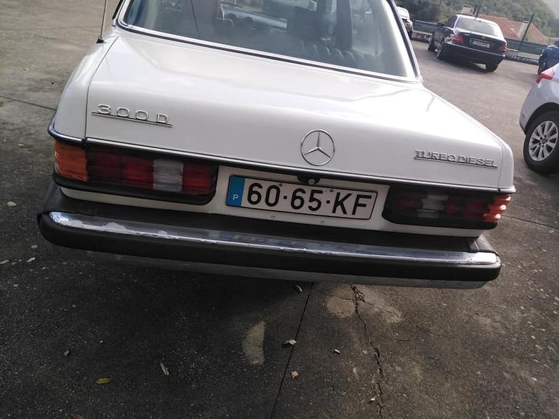 Mercedes-Benz E-320 • 1997 • 4,500 km 3