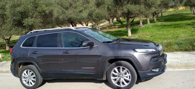 Jeep Cherokee • 2015 • 171,000 km 3
