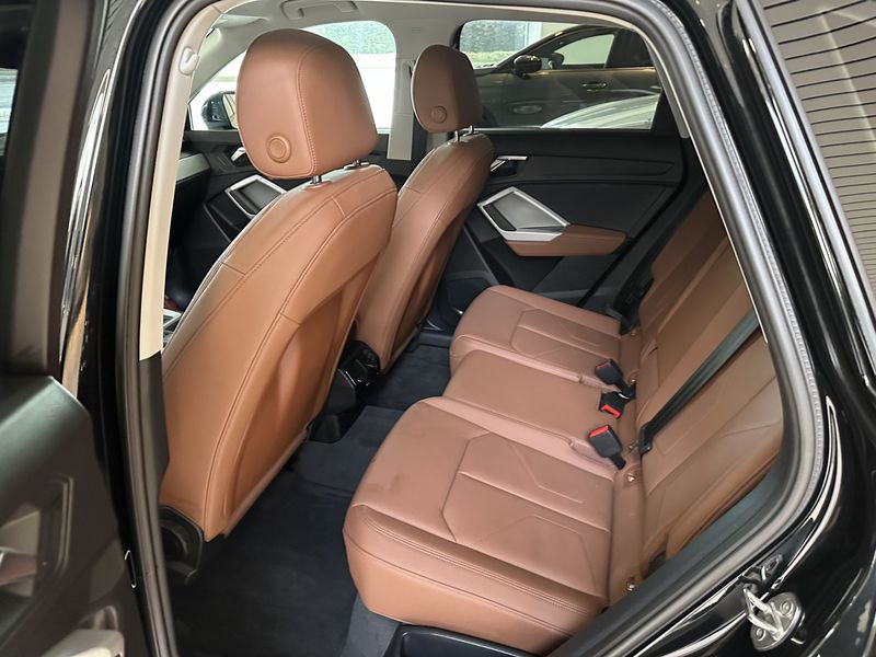 Audi Q3 • 2023 • 1,650 km 5