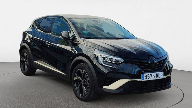 Renault Captur • 2023 • 17,890 km 2