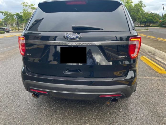 Ford Explorer • 2017 • 90,000 km 3