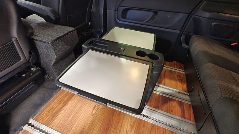 Mercedes-Benz 210 Van • 2018 • 99,731 km 7