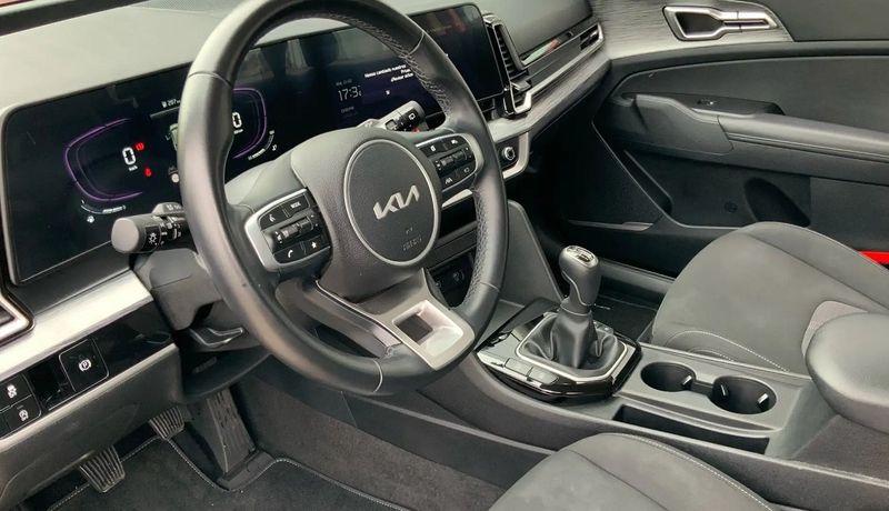 Kia Sportage • 2023 • 37,500 km 5