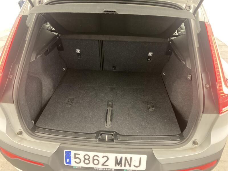 Volvo XC40 • 2024 • 32,805 km 25