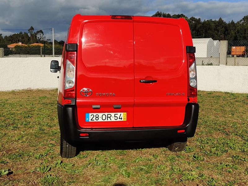 Toyota Hiace Van • 2014 • 60,000 km 6