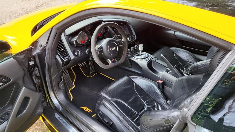 Audi R8 • 2007 • 60,000 km 6