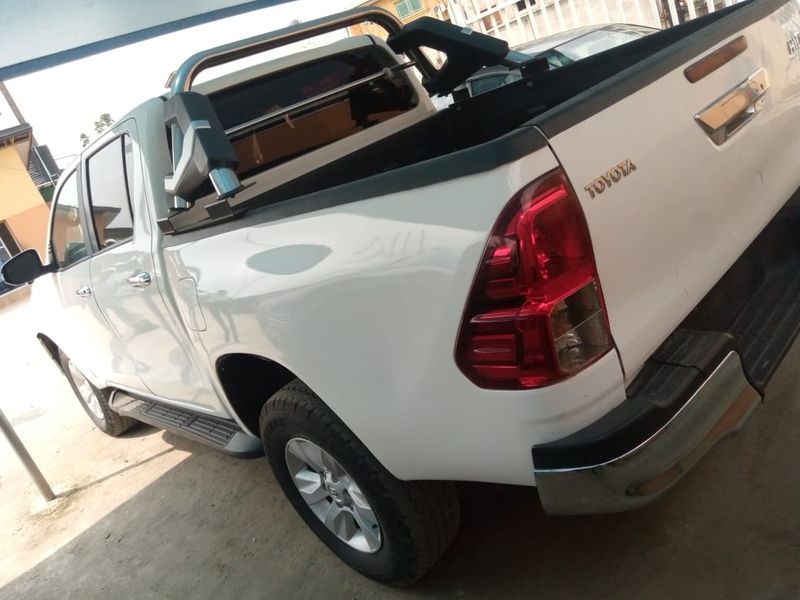 Toyota Hilux • 2016 • 32 km 2