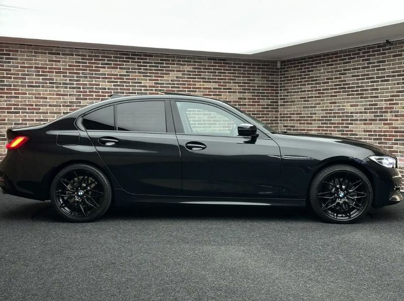 BMW 3 Series • 2020 • 84,000 km 5