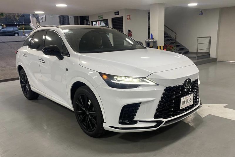 Lexus RX 450h • 2023 • 16,000 km 3