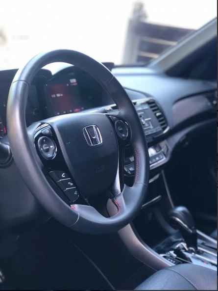 Honda Accord • 2017 • 82,000 km 5