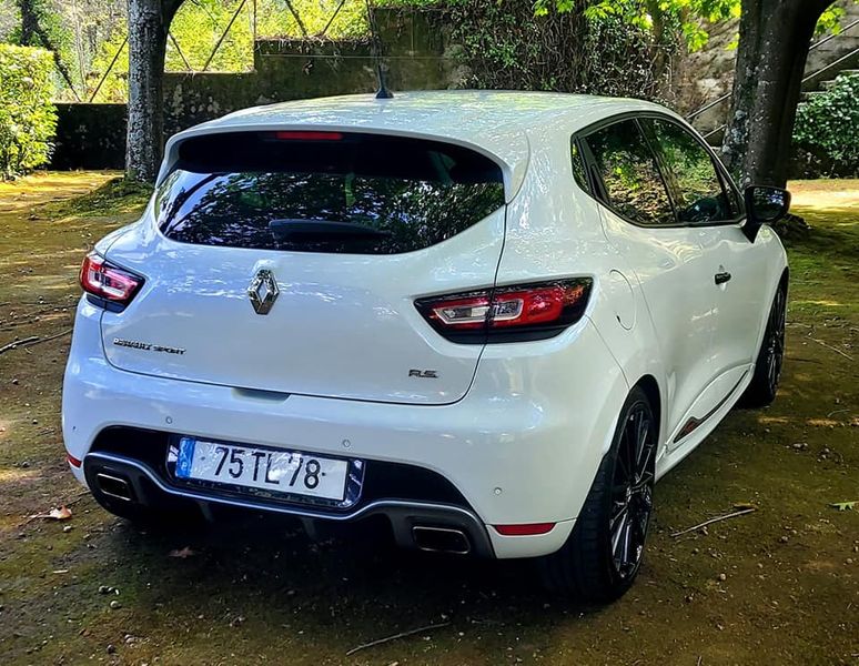 Renault Clio • 2015 • 60,000 km 2