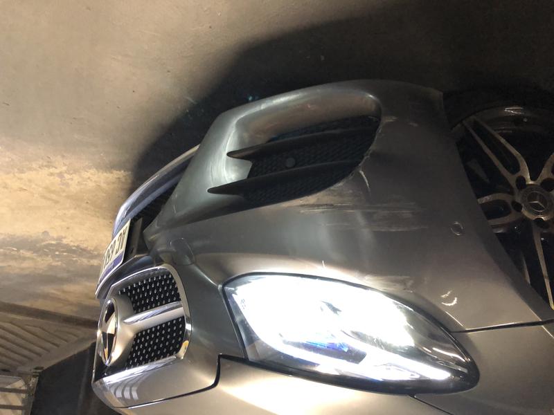 Mercedes-Benz  • 2018 • 15,000 km 4