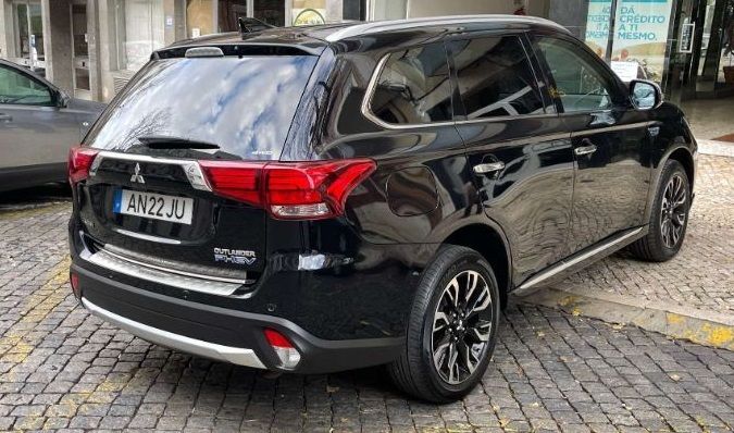 Mitsubishi Outlander • 2015 • 67,000 km 2