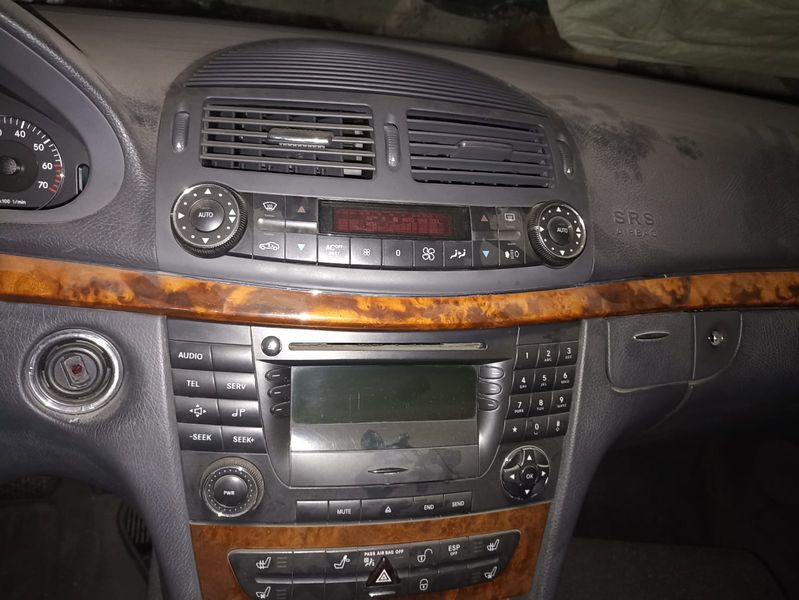 Mercedes-Benz E • 2003 • 180 km 6