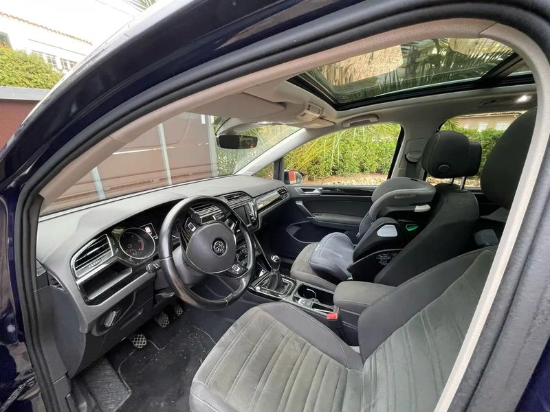 Volkswagen Touran • 2015 • 73,000 km 4